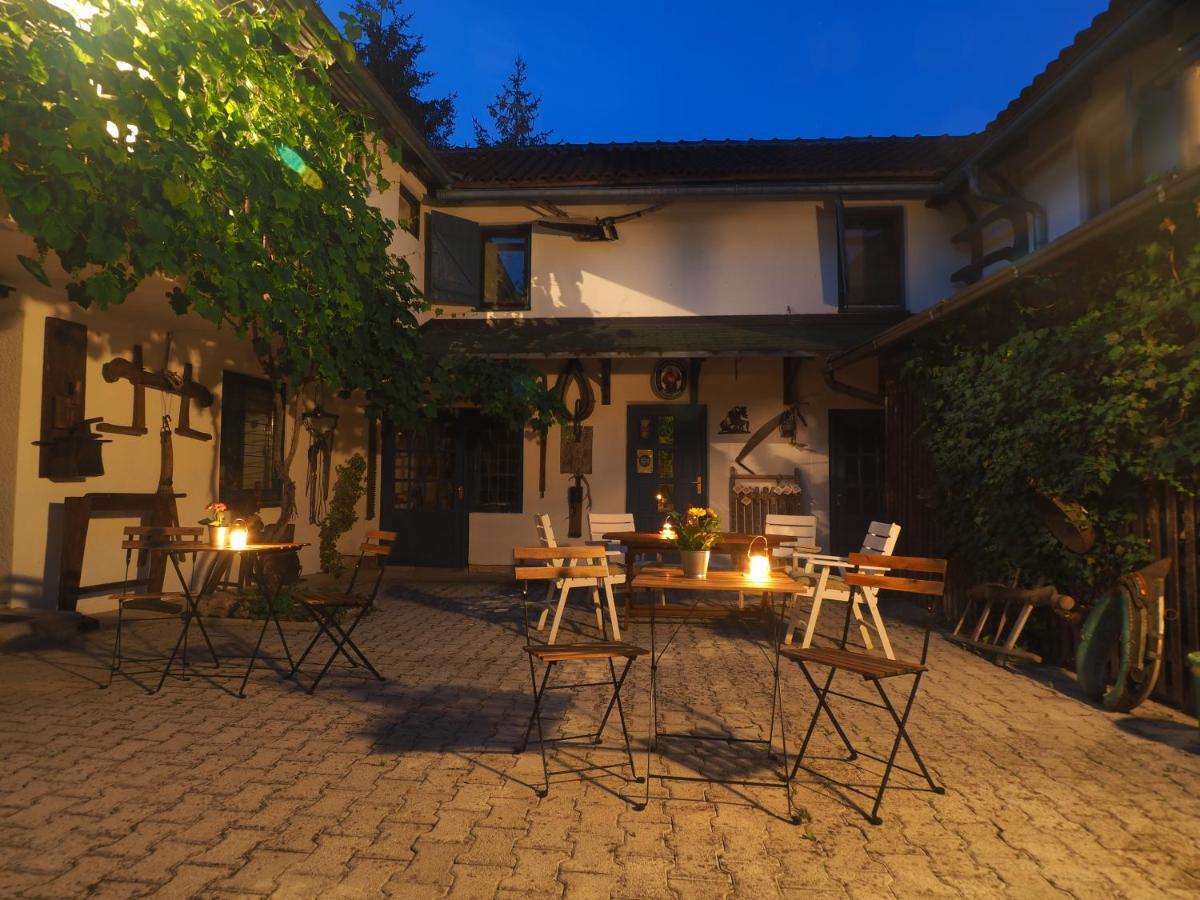 Guest House Sara Latin Exterior photo